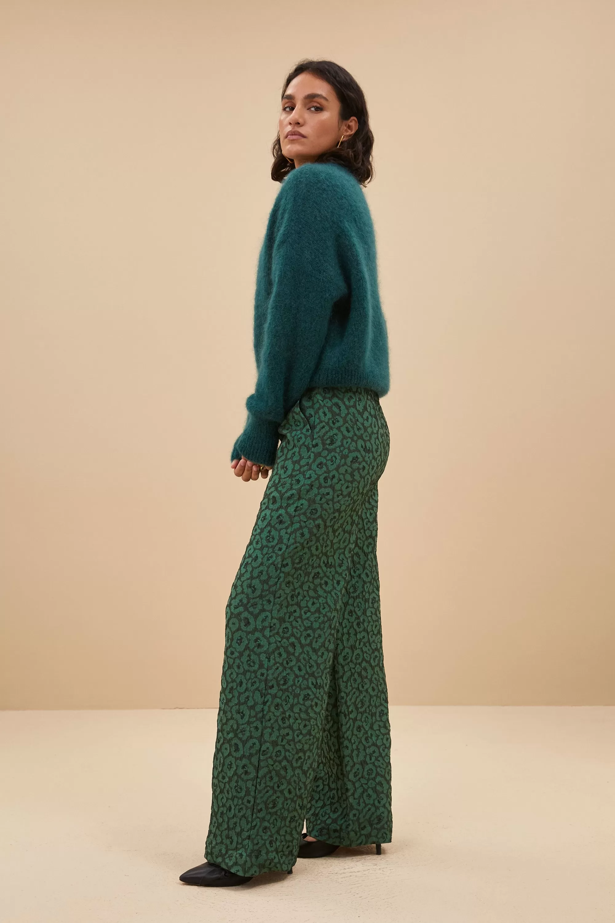 Online neal leo pants | green panter print Broeken